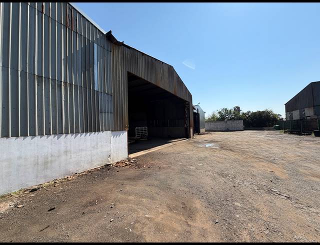 9,900M² INDUSTRIAL YARD FOR SALE IN VULCANIA